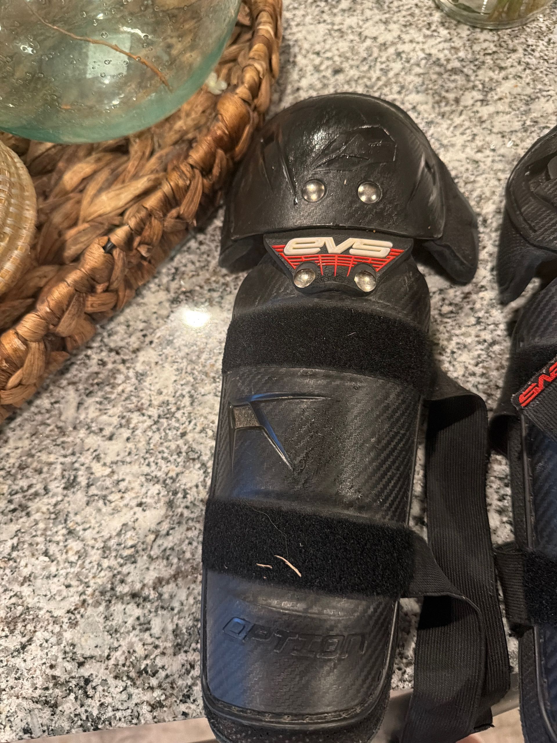 Youth Evs Knee Pads.