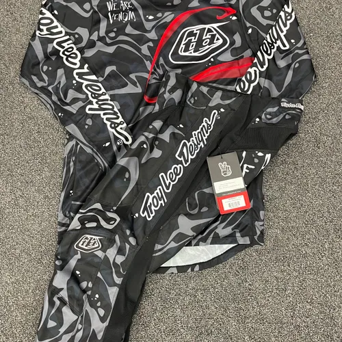 Troy lee dirt bike gear discount