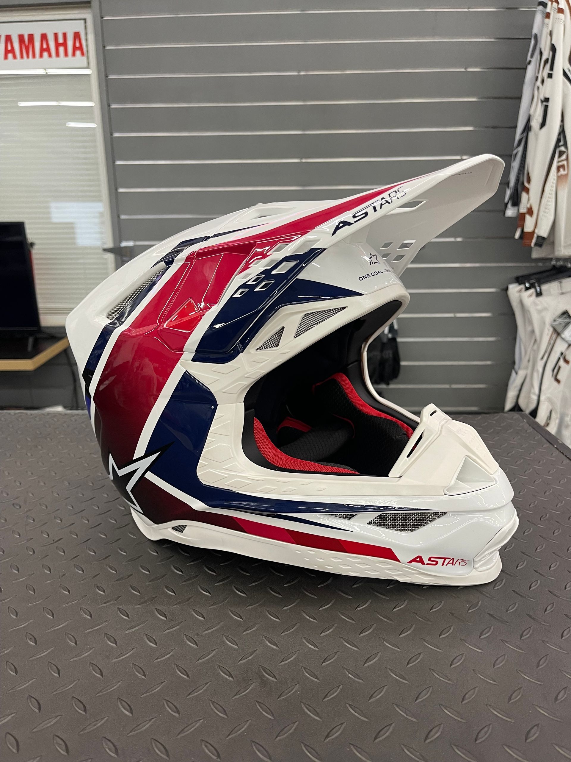 Alpinestar S-M10 Helmet R/W/B Broken Snap - XL