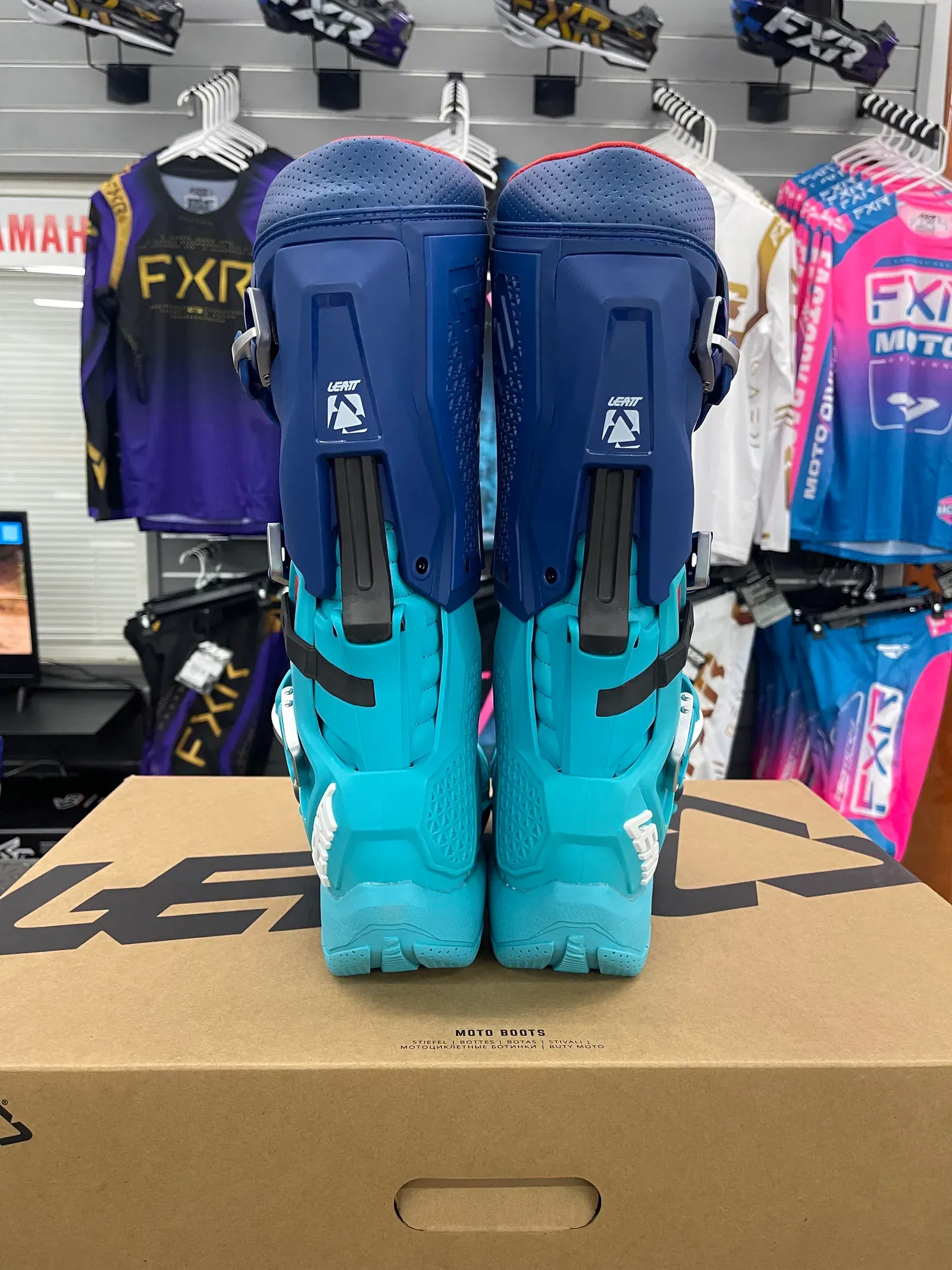 Leatt 5.5 Flexlock Boot Aqua - Size 9 | MX Locker