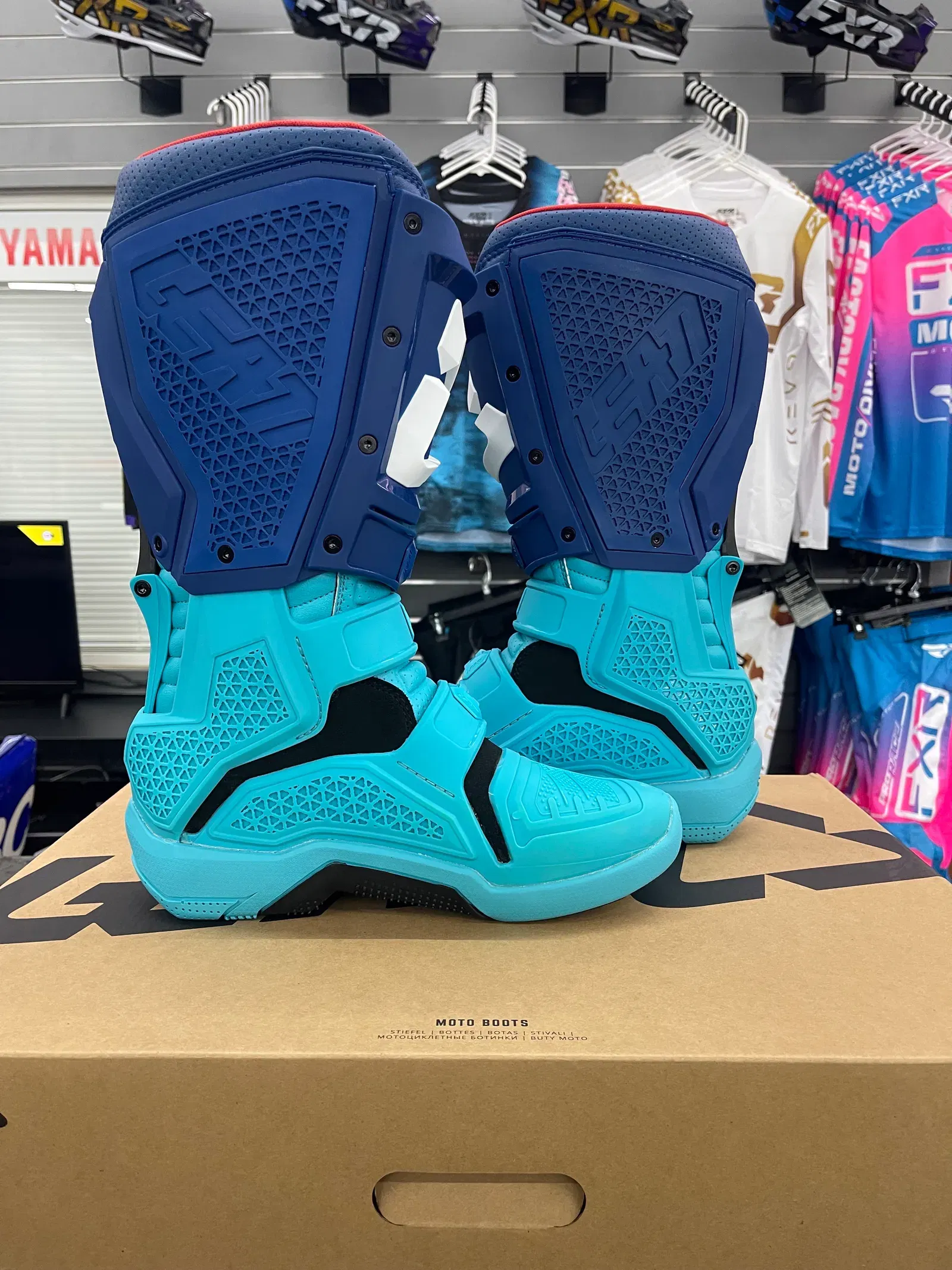 Leatt 5.5 Flexlock Boot Aqua - Size 9 | MX Locker