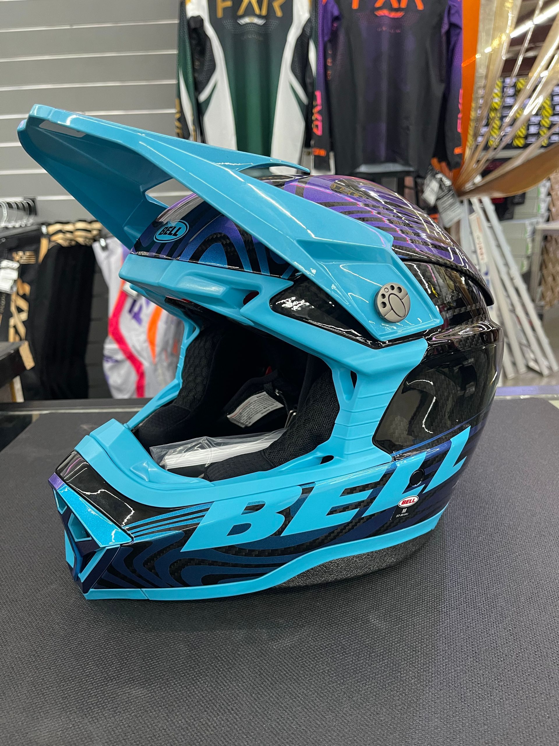ヘルメット BELL Moto10