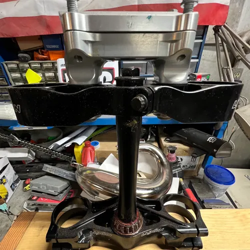 Luxon Triple Clamps