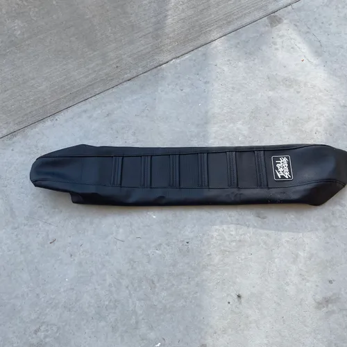 Brand New! Thrill Seekers Seat Cover