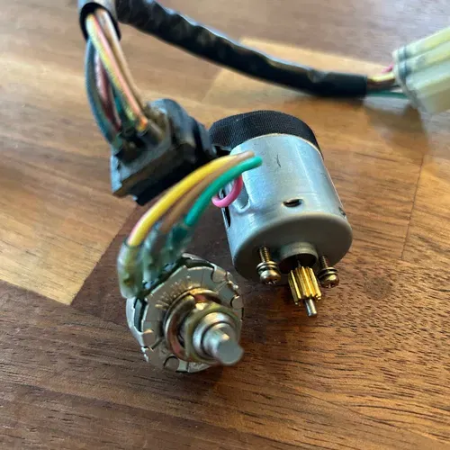  HONDA CR250R CR125 OEM RC power valve servo motor 