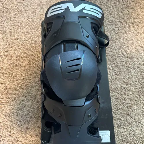 Evs Sport Knee Brace