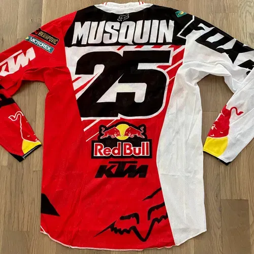 Red bull bike discount jersey