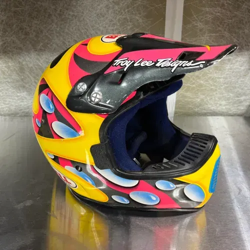 Bell McGrath Moto 6 Replica