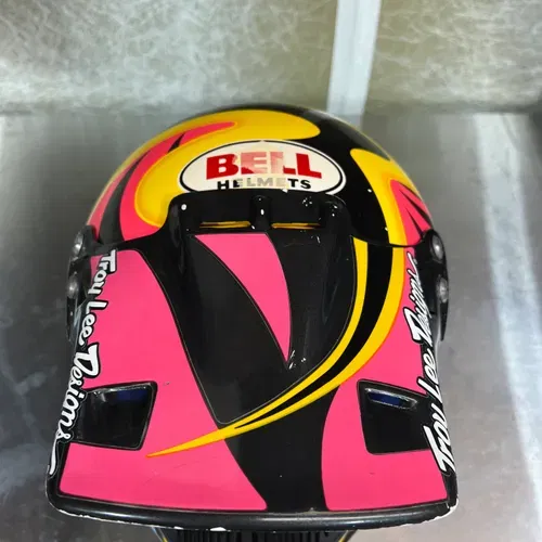 Bell McGrath Moto 6 Replica