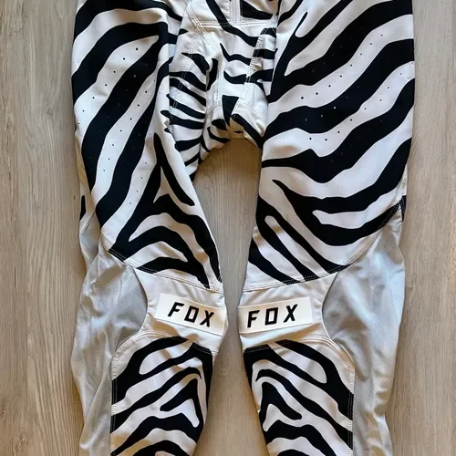 Fox Flexair LE Zebra Gear Set. 