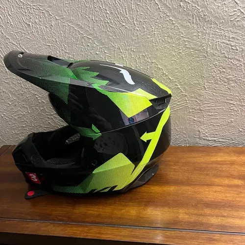 Fox Racing | V1 TAYZER HELMET