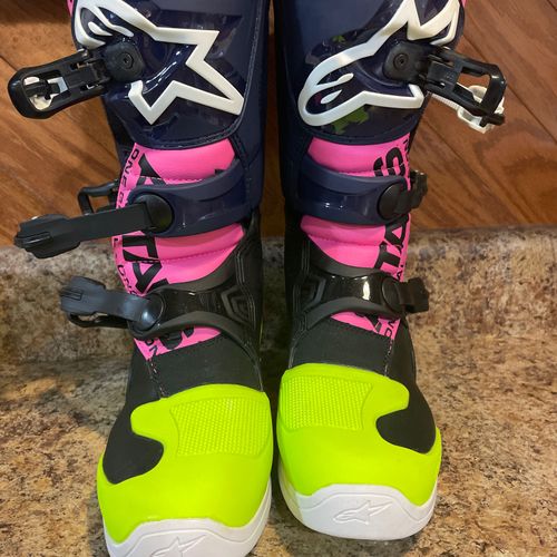 Women's Alpinestars Boots - Size 7
