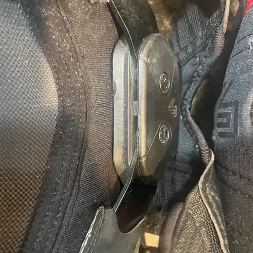 Troy Lee Designs 6400 Knee Braces