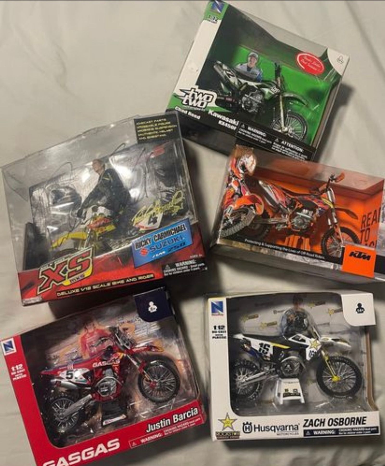 Toy dirt top