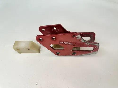 90-04 HONDA CR 125 250 / 90-01 CR500R RED FREDETTE RACING REAR CHAIN GUIDE BLOCK