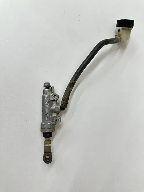 USED OEM 91-97 YAMAHA WR 250 / 90-02 YZ 125 250 REAR BRAKE MASTER CYLINDER