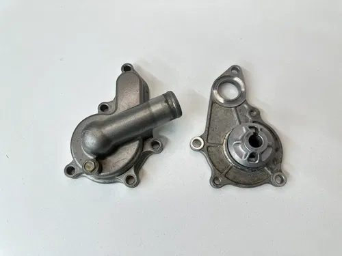 #2 OEM 2006 06 2007 07 SUZUKI LT450R LT-R LTR 450 WATER PUMP COVER HOUSING SET