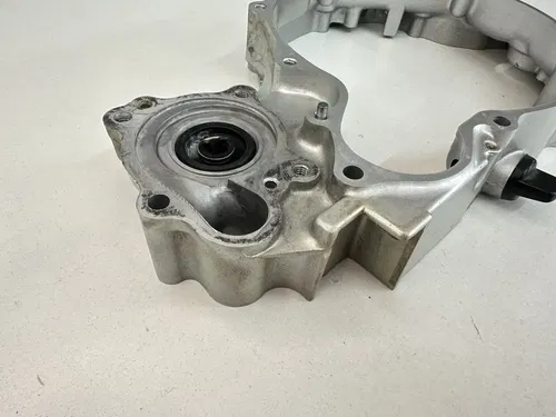 OEM 90-97 YAMAHA YZ250 YZ 250 RIGHT SIDE ENGINE INNER CRANKCASE CLUTCH COVER