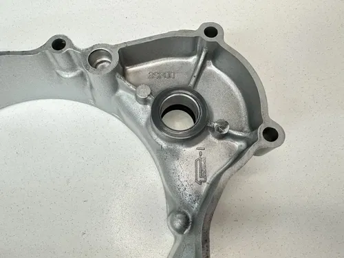 OEM 90-97 YAMAHA YZ250 YZ 250 RIGHT SIDE ENGINE INNER CRANKCASE CLUTCH COVER