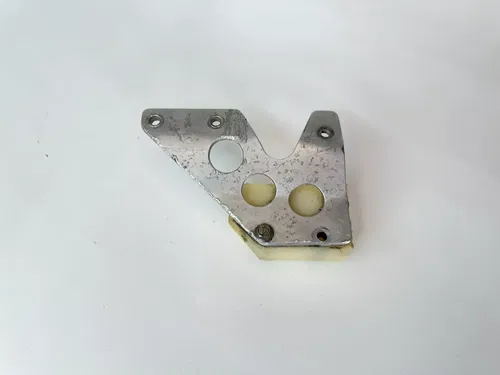 OEM 90 91 92 93 SUZUKI DR350 DR 350 SWINGARM REAR CHAIN GUIDE PLATE ASSY