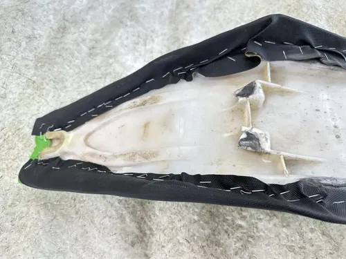 USED 06 07 08 KAWASAKI KX250F KX450F BLACK & GREEN SEAT & COVER ASSY