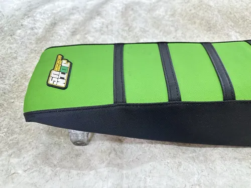 USED 06 07 08 KAWASAKI KX250F KX450F BLACK & GREEN SEAT & COVER ASSY