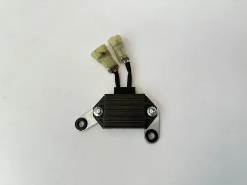USED OEM 14-18 YAMAHA YZ450F YZ250F VOLTAGE REGULATOR RECTIFIER 1SL-81960-00-00