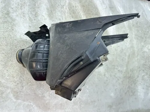 USED OEM 06 2006 YAMAHA YZ250F AIR INTAKE FILTER CLEANER BOX W JOINT DUCT TUBE