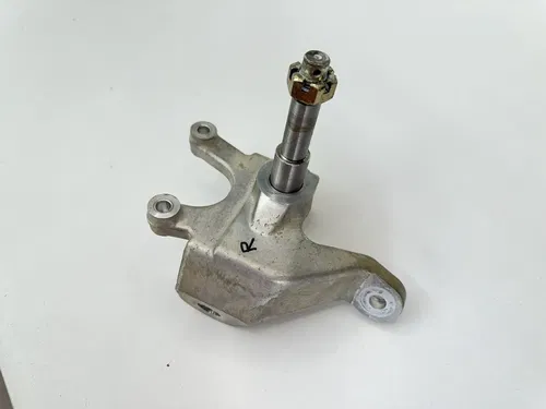 OEM 06-07 POLARIS 200 SAWTOOTH / 05-09 PHOENIX RIGHT STEERING SPINDLE KNUCKLE