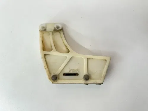 USED OEM 1985 85 HONDA XR250R XR 250 / 84-01 XR200R SWINGARM REAR CHAIN GUIDE
