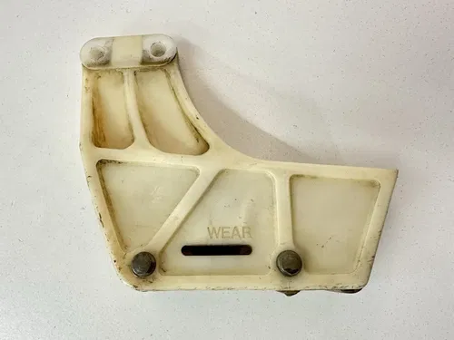USED OEM 1985 85 HONDA XR250R XR 250 / 84-01 XR200R SWINGARM REAR CHAIN GUIDE