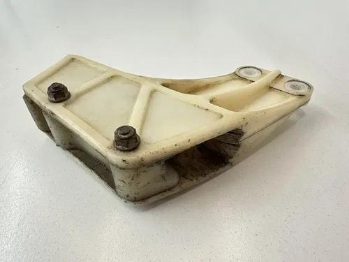 USED OEM 1985 85 HONDA XR250R XR 250 / 84-01 XR200R SWINGARM REAR CHAIN GUIDE