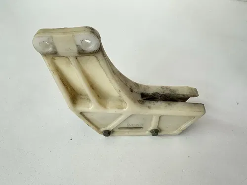 USED OEM 1985 85 HONDA XR250R XR 250 / 84-01 XR200R SWINGARM REAR CHAIN GUIDE