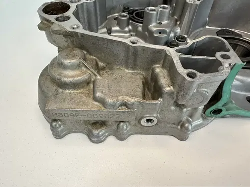 #2 98-01 YAMAHA WR400F WR426F YZ400F YZ426F RIGHT SIDE ENGINE CASE CRANKCASE