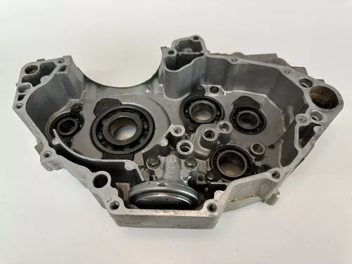#2 98-01 YAMAHA WR400F WR426F YZ400F YZ426F RIGHT SIDE ENGINE CASE CRANKCASE