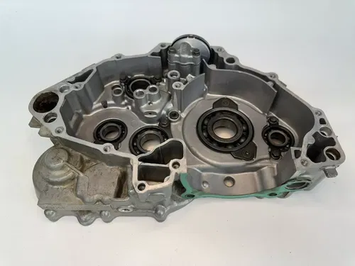 #2 98-01 YAMAHA WR400F WR426F YZ400F YZ426F RIGHT SIDE ENGINE CASE CRANKCASE