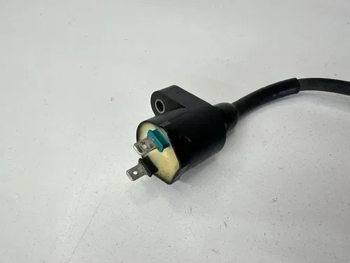 USED OEM 96-04 HONDA XR250R XR 250 ENGINE IGNITION COIL & CAP ASSY