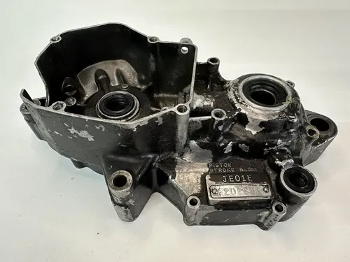 90 91 92 HONDA CR 125 CR125 CR125R LEFT SIDE ENGINE CASE CRANKCASE (REPAIRED)