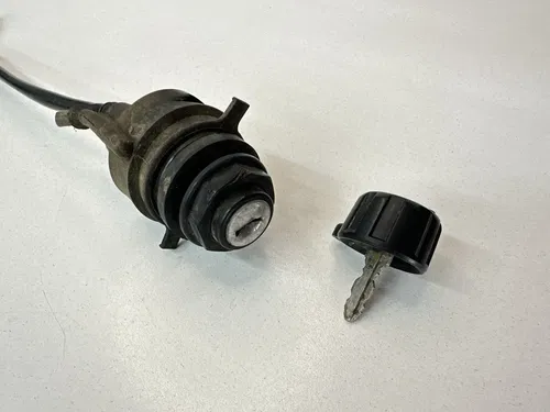 USED OEM 87-04 KAWASAKI 250 MOJAVE IGNITION SWITCH & KEY ASSY 27005-1119