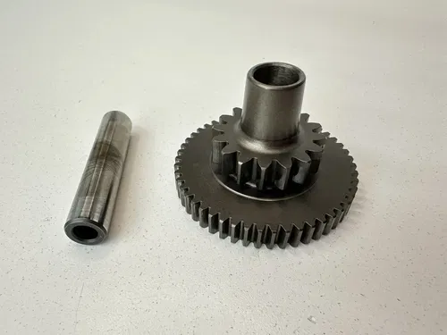 OEM 87 1987 SUZUKI LT 230 E QUADRUNNER STARTER IDLER IDLE REDUCTION GEAR W SHAFT