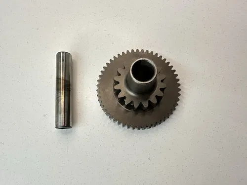 OEM 87 1987 SUZUKI LT 230 E QUADRUNNER STARTER IDLER IDLE REDUCTION GEAR W SHAFT