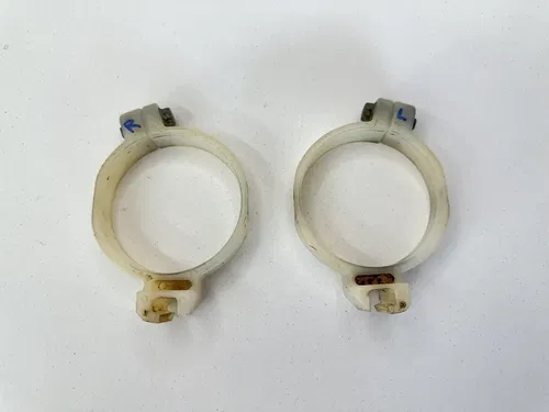 04 05 KAWASAKI KX125 KX250F / 04-06 KX250 LEFT & RIGHT LOWER FORK GUARD GUIDES