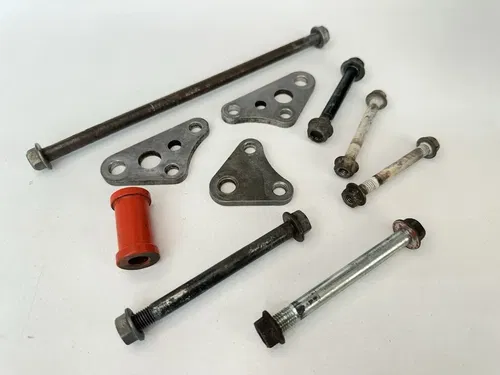 OEM 1985 85 HONDA XR250R XR 250 R ENGINE MOTOR MOUNTS BRACKETS BOLTS & HANGERS