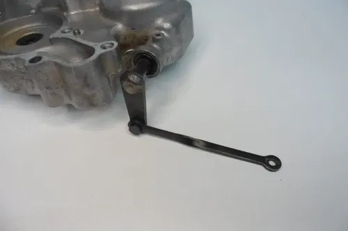 OEM 00 01 02 KAWASAKI KX 125 RIGHT INNER CRANKCASE COVER W POWER VALVE LINKAGE