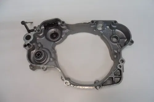OEM 00 01 02 KAWASAKI KX 125 RIGHT INNER CRANKCASE COVER W POWER VALVE LINKAGE