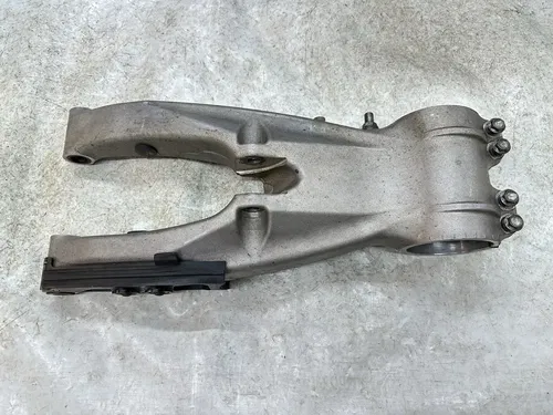 USED OEM 08-14 KAWASAKI KFX450R REAR SWINGARM SWING ARM 26031-0404