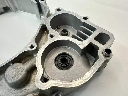 OEM 15-25 SUZUKI RMZ450 RMZ RM-Z 450 RIGHT SIDE CRANKCASE INNER CLUTCH COVER