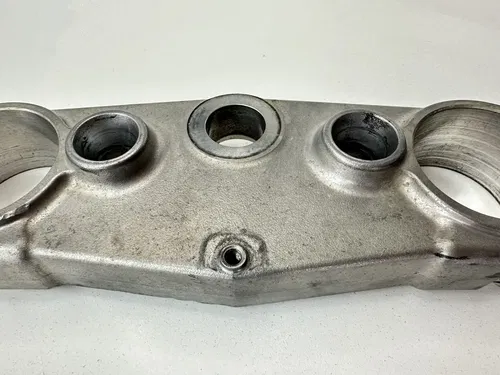 05-07 SUZUKI RMZ450 RMZ RM-Z 450 TOP UPPER TRIPLE TREE STEERING STEM FORK CLAMP