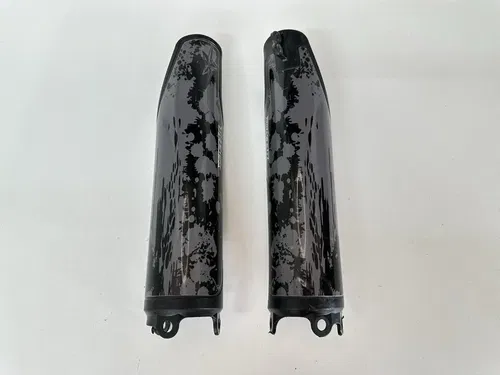 USED 04-16 HONDA CRF250R CRF450R BLACK LOWER FORK GUARDS SET
