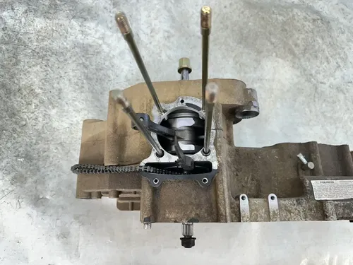 2007 07 POLARIS 200 SAWTOOTH ENGINE MOTOR CRANKSHAFT CRANKCASE CASES BOTTOM END